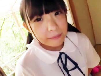 小さな身体で知らない中年男の欲望を一身に受け止める童顔女子