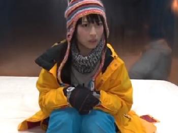 彼氏を待たせてマッサージ体験→性的興奮してなし崩し的に中出し挿入受け入れる素人娘