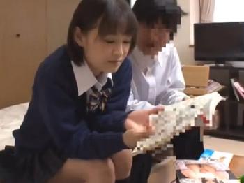 女子校生先輩に頼み込んで童貞喪失の性的暴行膣内射精