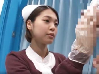 優しすぎたナースさんが悩めるペニスを膣内に導いてあげる