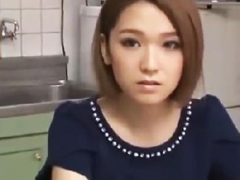 サドな嫁のお姉さんにお風呂で手コキされて情けなく射精する