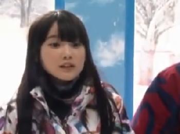 ゲレンデでナンパした素人カップルがエステ体験で勢い余ってコンドーム未装着で膣射性交