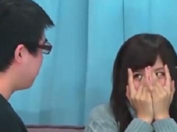 照れ屋な素人美女がもっさいおまんこ未経験男をまさかの筆おろし