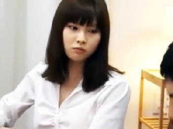 ひきこもり生徒を更生させるべく家庭訪問してアナルを捧げるとても綺麗な女教師