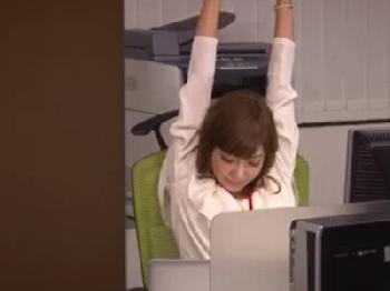 喉奥で感じるマゾヒストの変態娘をイラマチオ責め→精液口内射精