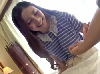 整ってるのに天然入ってる素人娘に避妊具未装着で膣内射精