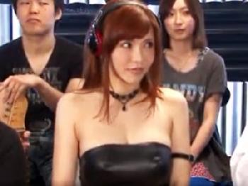 スマホで命令したことが現実に!!爆乳アイドルを強制操作して性的欲望を解消スペルマ便器化