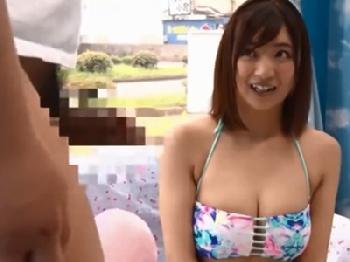 ナンパで捕まえた水着巨乳娘がマジックミラー号に連行されてそのまま性行為