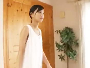 清楚な美少女が初対面の男と真剣SEXに赤面!!照れながらも感じてしまう…