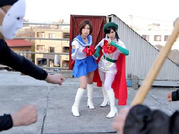 アクに屈せず男たちの肉体に何度でも喰らいつき成敗する美少女戦隊