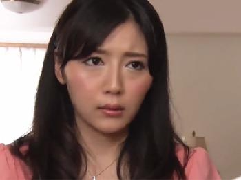 キレイな爆乳お義母さんがダメ義理息子を筆おろし