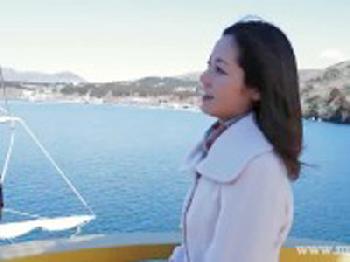 強引にペニスをくわえさせられて濡れるマゾヒストの人妻