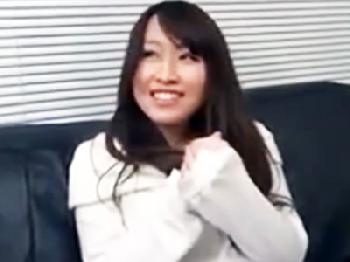 ナンパされて嬉しくなった素人人妻が簡単に股を開いてハメ撮り膣内射精