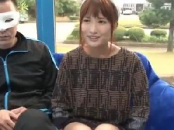 巨根に悩む童貞中年男を筆おろししてくれたお姉さん