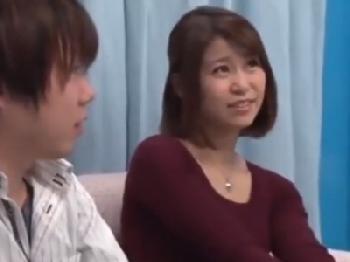 童貞筆おろしを引き受けた割には暴発膣内へ直射精で怒る自分勝手な素人人妻