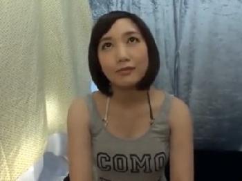 水着素人ナンパ→電動マッサージ器で欲情させてコンドーム未装着で膣射性交