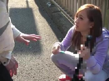 ギャルヤンキーがペニスバットを挿入されてアヘ顔イキW