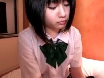 援交相手のオヤジに強制的に膣内射精され激オコな援交女子校生