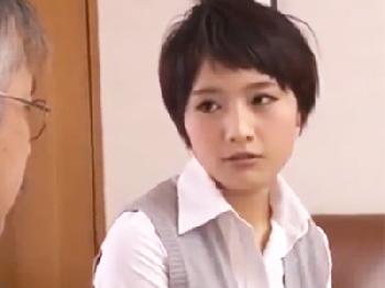 女子校生娘とお父さんが愛情たっぷりのディープな中出し親子交尾