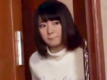 女子校生娘に性教育と偽って魔の前でゴムなし挿入→母娘そろって中出し3Pで絶頂W