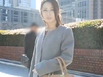 夫の短小ペニスに飽き飽きした素人人妻が禁断不貞交尾にドハマリ