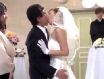 人生最高の日に最高の祝福を!!結婚式最中に親族や来賓を交えた公開SEX