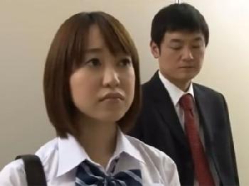 エレベーターに挟まってしまった女子校生が無慈悲凌辱でオメコ内射精