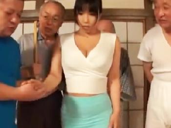 種無し夫のせいで気持ち悪い中年男達と子作りさせられる巨乳人妻