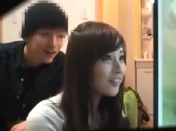 女友達を自宅に連れ込み酔わせハメた一部始終をガチ盗撮W