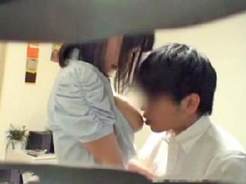 生徒の両親がいないときは習慣的に性交する痴女家庭教師