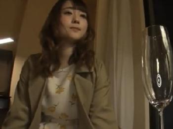 オトナの女な素人をホテルに連れ込み顔面射精ハメ撮り