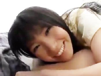 学年人気NO1な黒髪女子校生と自宅でまったりコンドーム未装着で膣射性交