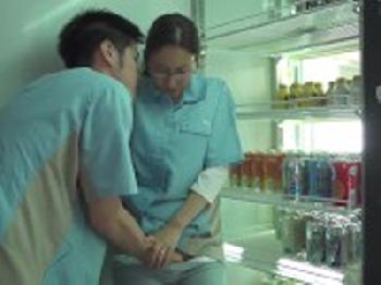 兄に睡眠薬を盛りSEXの練習する妹