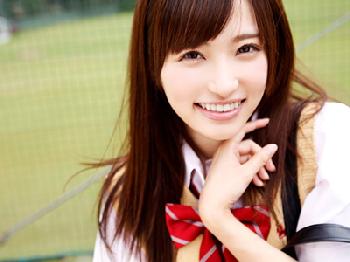 あなたに助けを求めながらオヤジたちに犯される美少女女子校生