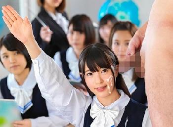 授業中もお構いナシ!!いきなりどろっどろの精子が当たりまえのように顔面射精される女子校生の日常生活W