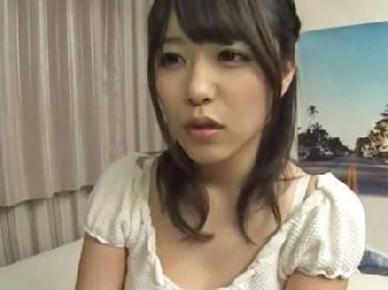 色白巨乳のお姉さんが性的欲望を耐えきれずに男を官能的に誘い官能交尾