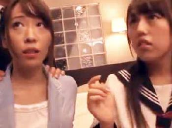 夫に言えない借金を抱える美女妻→娘を引き連れてのコンドーム未装着の膣射輪姦で一括返済!!