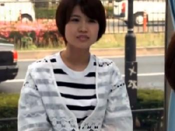 ショートヘアのエロティック若妻がオイルマッサージで性的欲望が暴走して不貞交尾