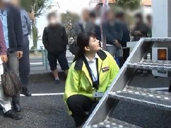 いつもはADやってるガチなSOD女社員がマジックミラー号で挿入!!