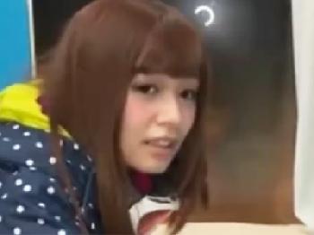 熱愛カップルのキュート彼女さんが寝取られオメコ内射精されて挙動不審にW