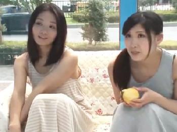 無警戒でマジックミラー号に乗ってしまった素人お姉さん二人を流れで性行為