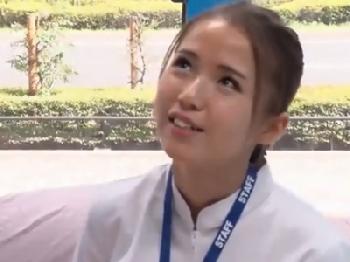 簡単なオナニーサポートだけの予定が結局挿入される素人美女