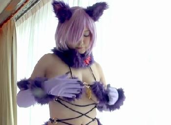 顔も乳も最高峰!!おまけにペニス大好きな猥褻コスプレイヤーに尻に大量ぶっかけ