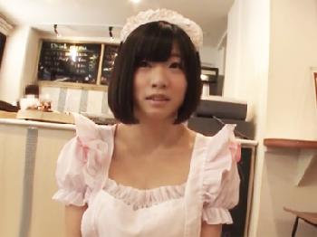 バイト中に店長にバレないように店内SEXする魅力的なウェイトレス!!