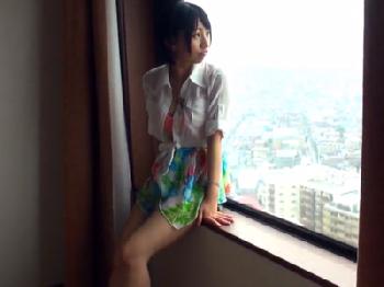 結婚で引退が決まったブロンド美女と最後の中出し温泉旅行