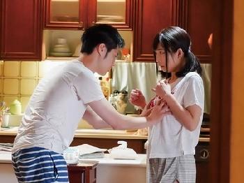 姉の乳房を吸い続けて10年…通常の姉弟ではない歪んだ関係の近親性交渉