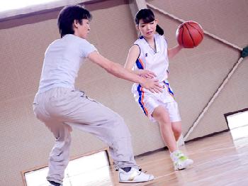 県大会で優勝経験のある健康的なバスケ少女がデビュー!!