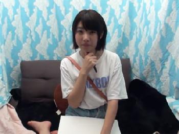 黒髪ショートヘアの清楚娘が慣れないペニスを前に赤面→流れでコンドーム未装着の膣射性交