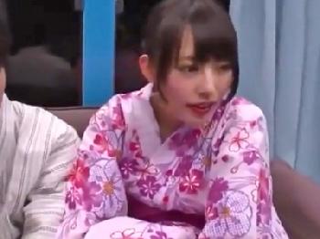 童貞ペニスをコンドーム非装着の膣内射精交尾で筆おろししてくれた浴衣美少女