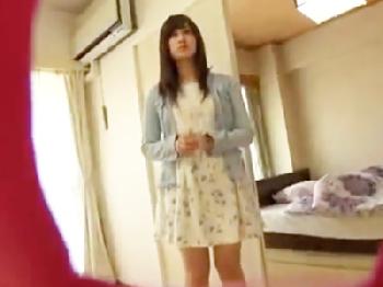 父親にスクール水着着替えさせられ挿入される巨乳女子校生